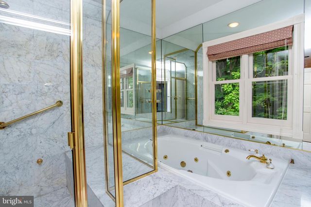13 ROCK CREEK WOODS, Lambertville, NJ 08530