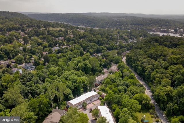 13 ROCK CREEK WOODS, Lambertville, NJ 08530