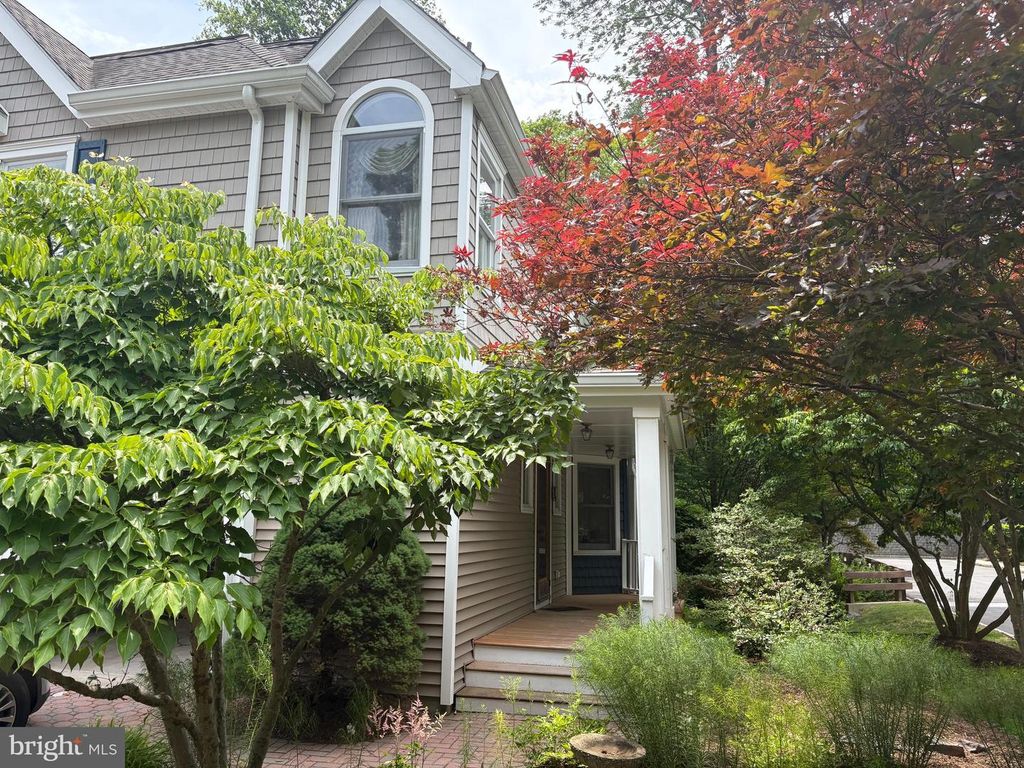 13 ROCK CREEK WOODS, Lambertville, NJ 08530