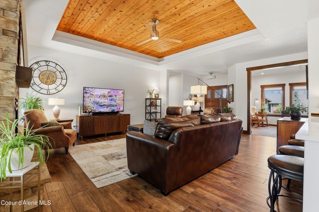 12836 N Sunflower LOOP, Hayden, ID 83835