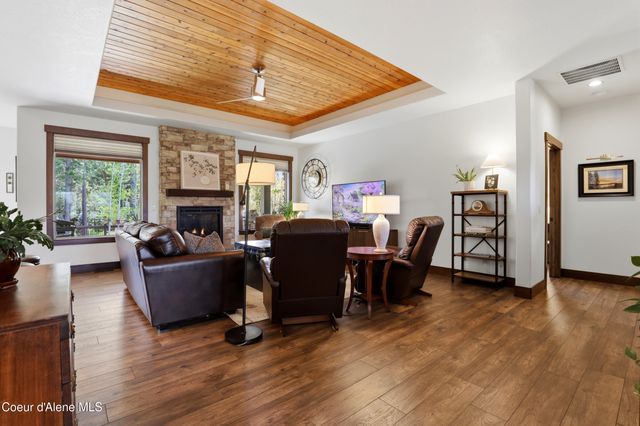 12836 N Sunflower LOOP, Hayden, ID 83835