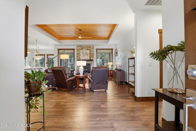 12836 N Sunflower LOOP, Hayden, ID 83835