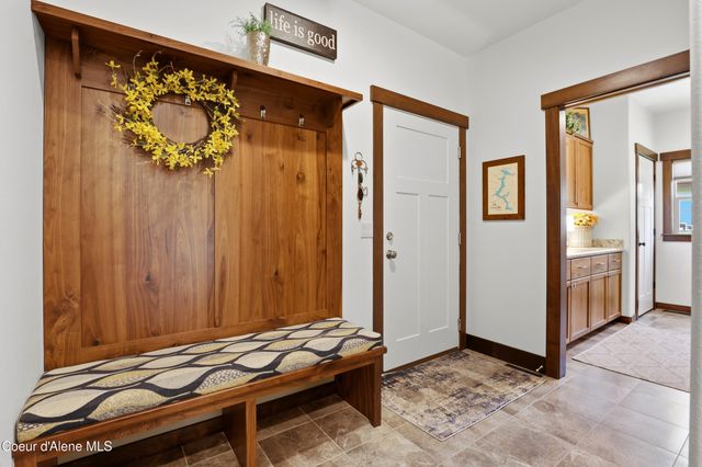 12836 N Sunflower LOOP, Hayden, ID 83835