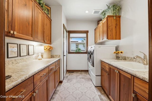 12836 N Sunflower LOOP, Hayden, ID 83835