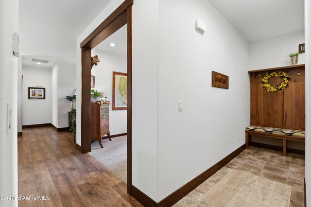 12836 N Sunflower LOOP, Hayden, ID 83835