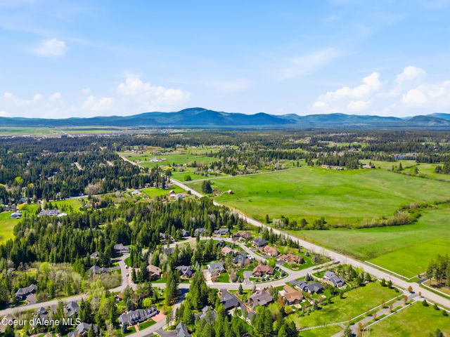 12836 N Sunflower LOOP, Hayden, ID 83835