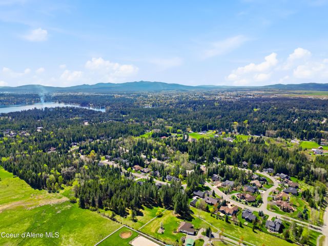 12836 N Sunflower LOOP, Hayden, ID 83835