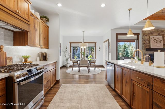 12836 N Sunflower LOOP, Hayden, ID 83835