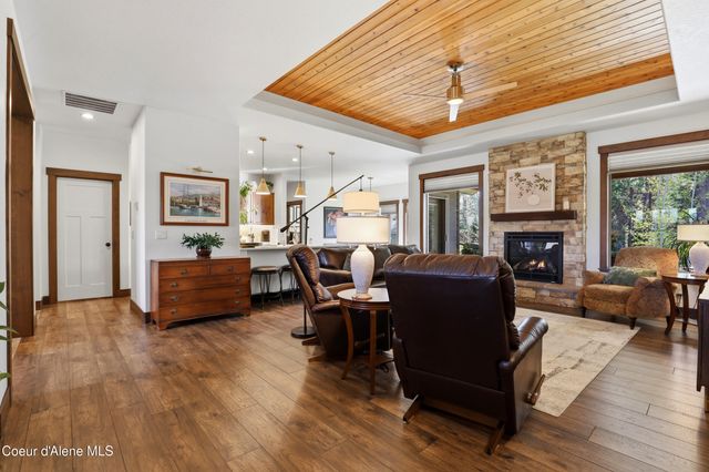 12836 N Sunflower LOOP, Hayden, ID 83835