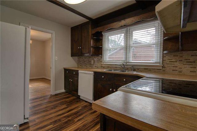 2232 Old Spring Road SE, Smyrna, GA 30080