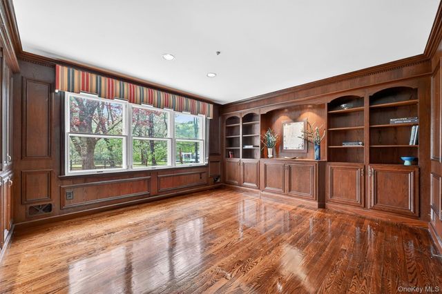 1 Vivian Place, Montebello, NY 10901