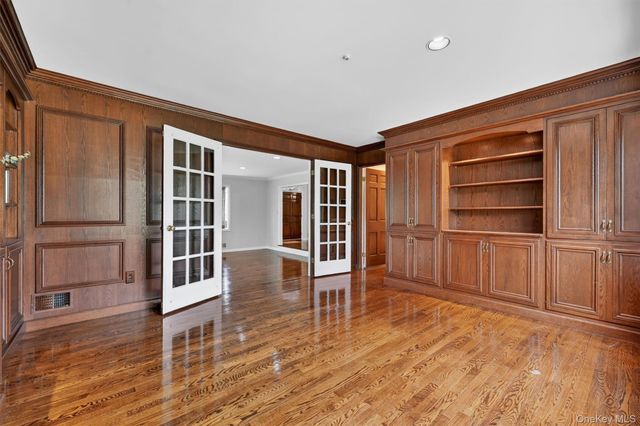 1 Vivian Place, Montebello, NY 10901