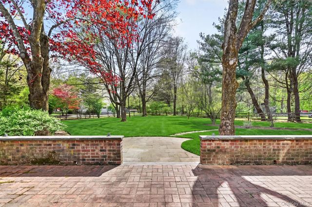 1 Vivian Place, Montebello, NY 10901