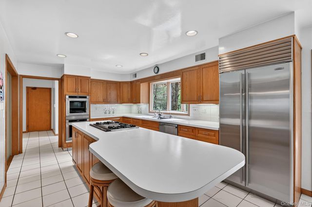 1 Vivian Place, Montebello, NY 10901