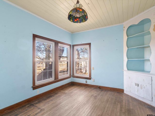 102 S Front, Overton, TX 75684