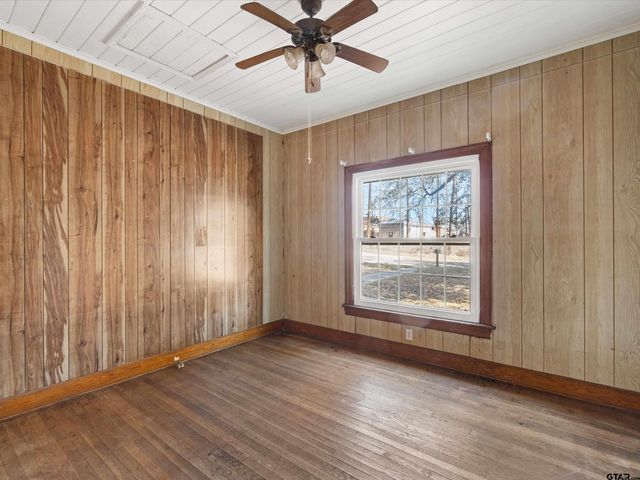 102 S Front, Overton, TX 75684