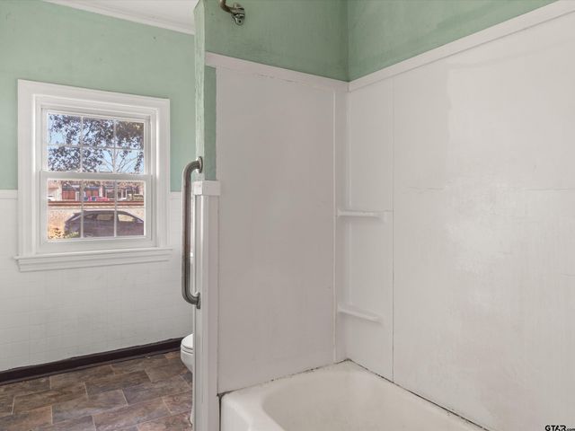 102 S Front, Overton, TX 75684