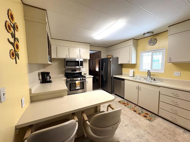 39049 Desert Greens Drive E, Palm Desert, CA 92260