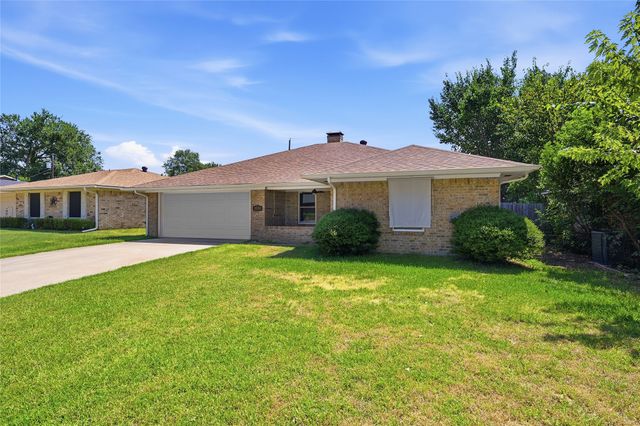 1908 Paula Drive, Denison, TX 75020