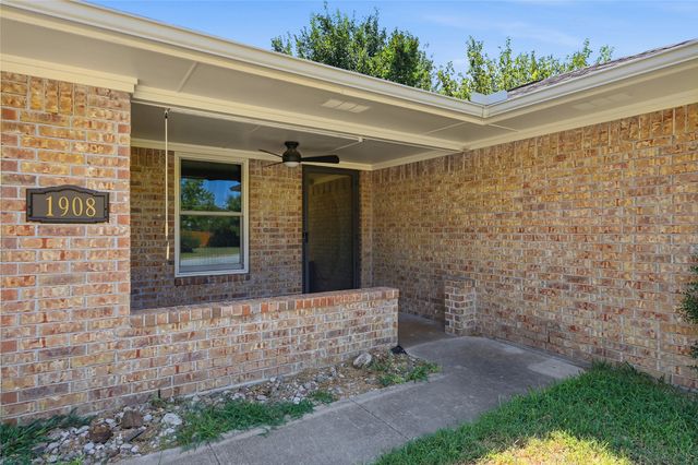 1908 Paula Drive, Denison, TX 75020