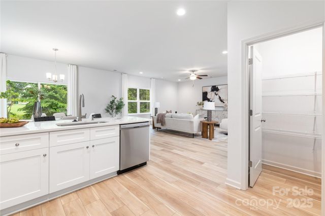 315 E Glendale Avenue, Mount Holly, NC 28120