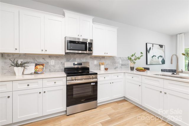 315 E Glendale Avenue, Mount Holly, NC 28120