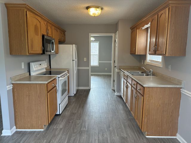 3404 Queensbury Rd, Clarksville, TN 37042
