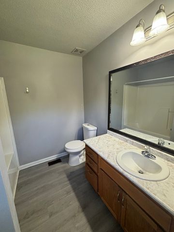 3404 Queensbury Rd, Clarksville, TN 37042