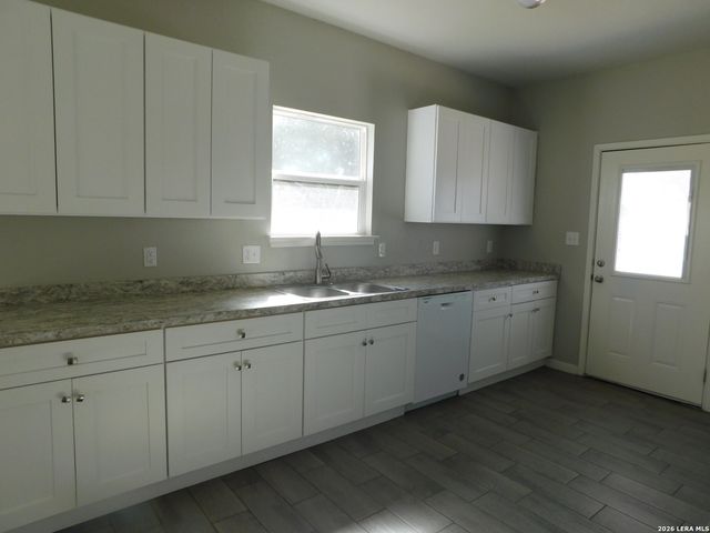 2954 WEIR AVE, San Antonio, TX 78226