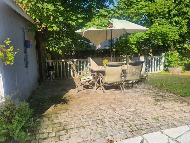 683 Church St, New Bedford, MA 02745