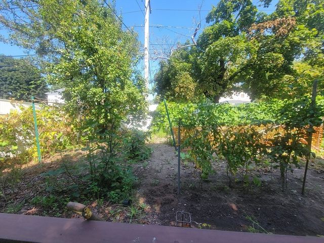 683 Church St, New Bedford, MA 02745