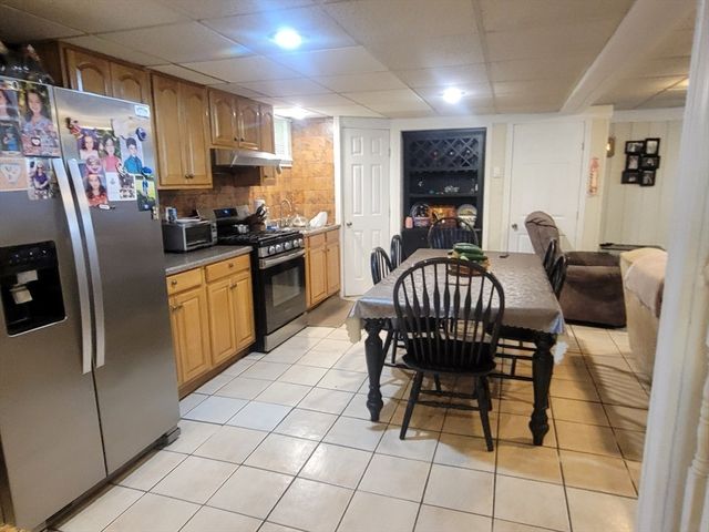 683 Church St, New Bedford, MA 02745