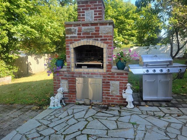 683 Church St, New Bedford, MA 02745