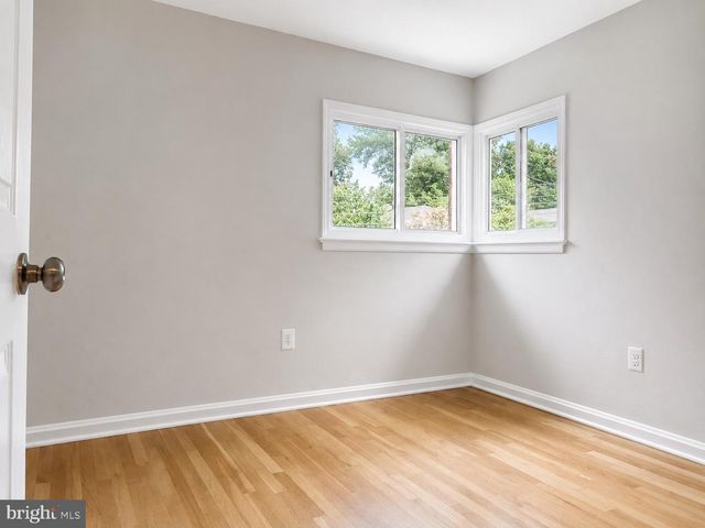 10827 CHARLES DR, Fairfax, VA 22030