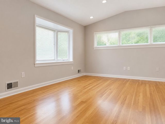 10827 CHARLES DR, Fairfax, VA 22030