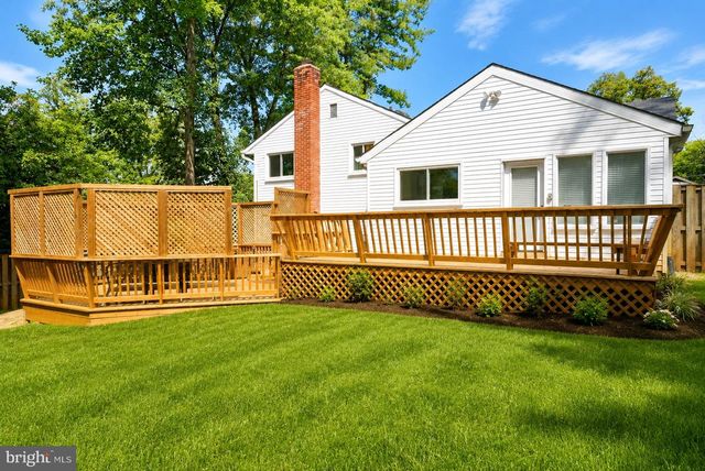 10827 CHARLES DR, Fairfax, VA 22030