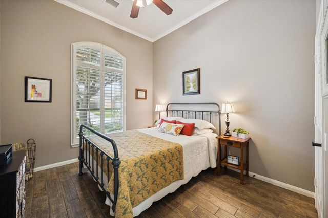 2413 Alamanni Drive, Pearland, TX 77581