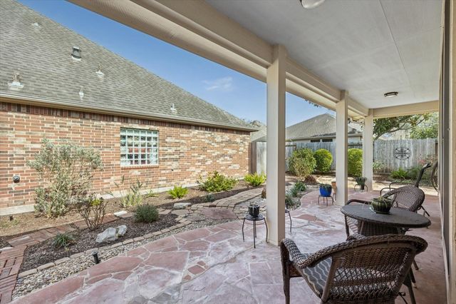 2413 Alamanni Drive, Pearland, TX 77581