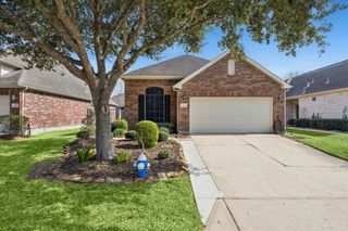 2413 Alamanni Drive, Pearland, TX 77581