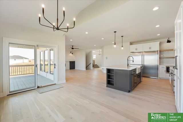 5520 N 213th Street, Omaha, NE 68022