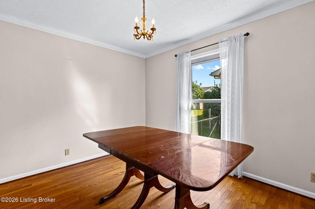 7607 Six Mile Ln, Louisville, KY 40220