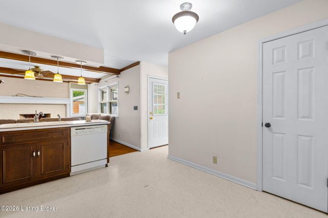 7607 Six Mile Ln, Louisville, KY 40220