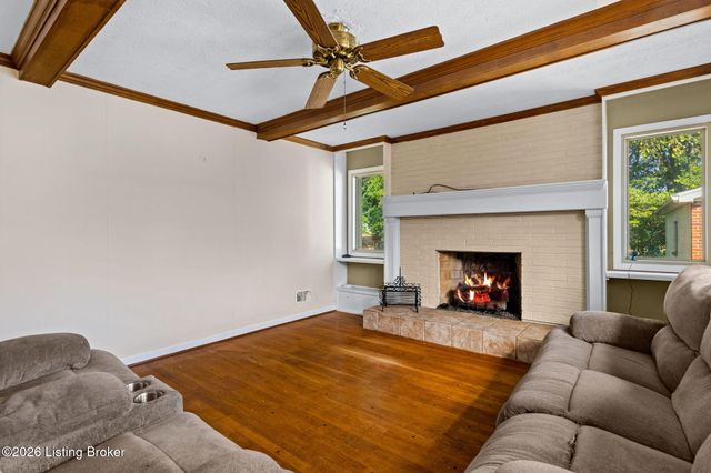 7607 Six Mile Ln, Louisville, KY 40220