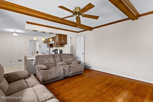 7607 Six Mile Ln, Louisville, KY 40220