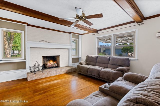 7607 Six Mile Ln, Louisville, KY 40220
