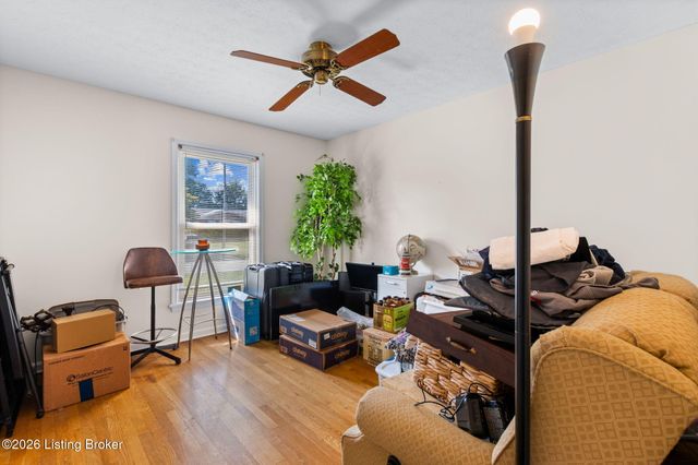 7607 Six Mile Ln, Louisville, KY 40220