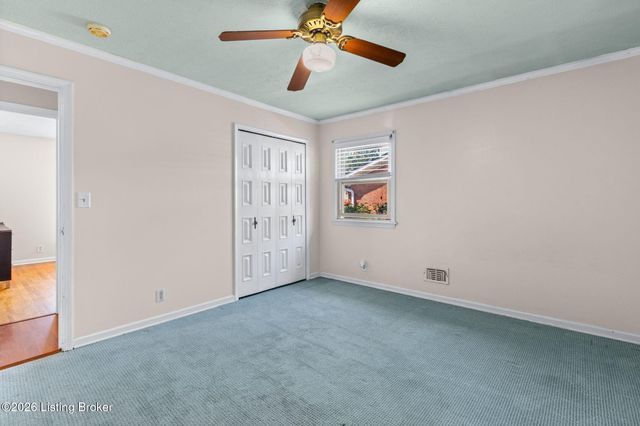 7607 Six Mile Ln, Louisville, KY 40220