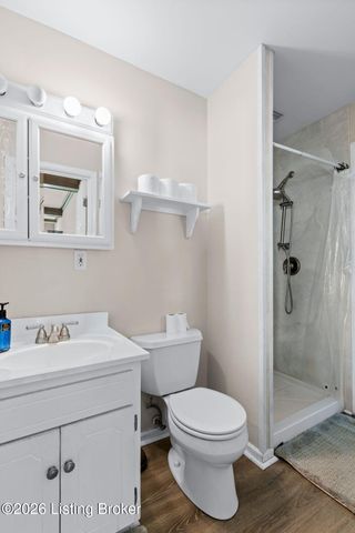7607 Six Mile Ln, Louisville, KY 40220