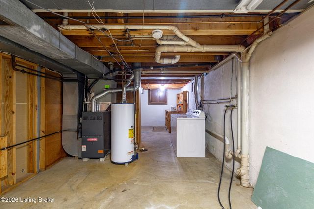 7607 Six Mile Ln, Louisville, KY 40220