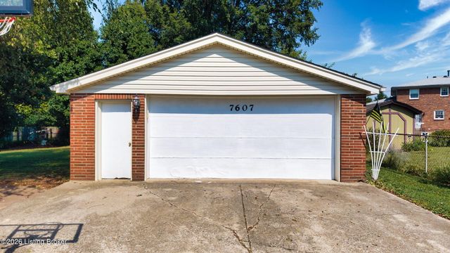 7607 Six Mile Ln, Louisville, KY 40220